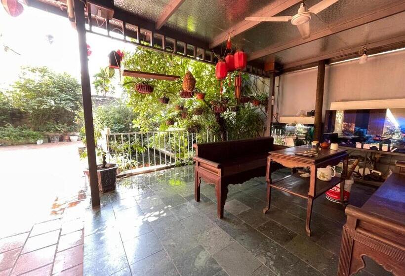 اتاق استاندارد, Lee Homestay