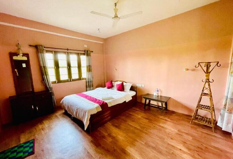 اتاق استاندارد یک نفره, Tree Tops  A Serene Friendly Hotel In Sauraha
