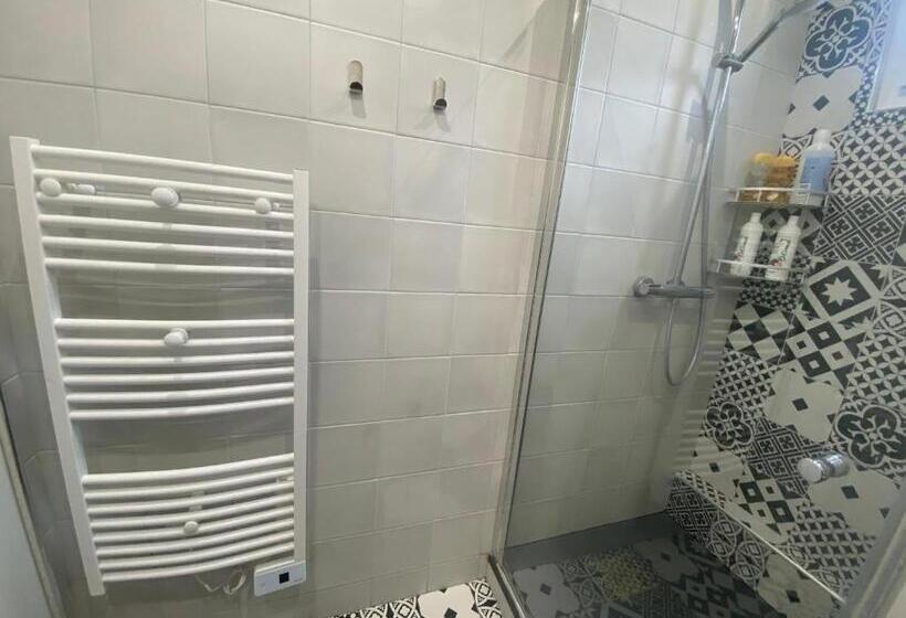Семейный Номер, Neuilly Sur Seine Calme Et Lumineux. B&b. 3 Chambres