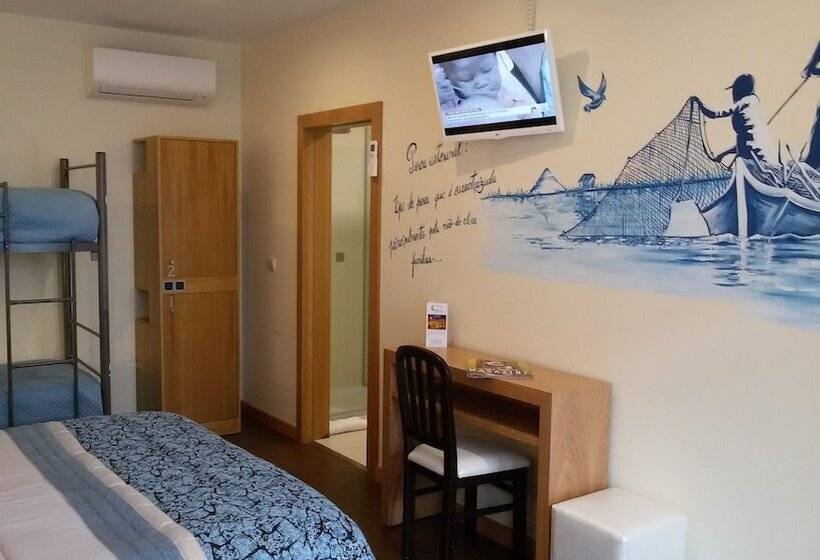 اتاق خانوادگی, Welcome In