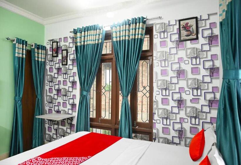 Quarto Triplo Clássico, O Shraddha Residency 2