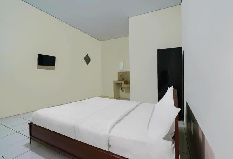 Номер Стандарт, Oyo Life 92641 Guest House Palinggihan Ii