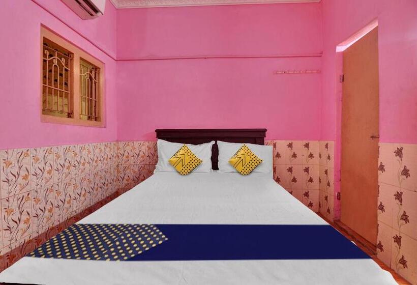 اتاق کلاسیک سه تخته, Spot On Sri Maheswari Lodge