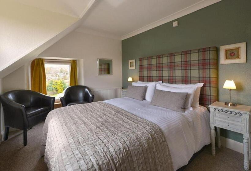 اتاق استاندارد چهار تخته, The Poplars Guest House