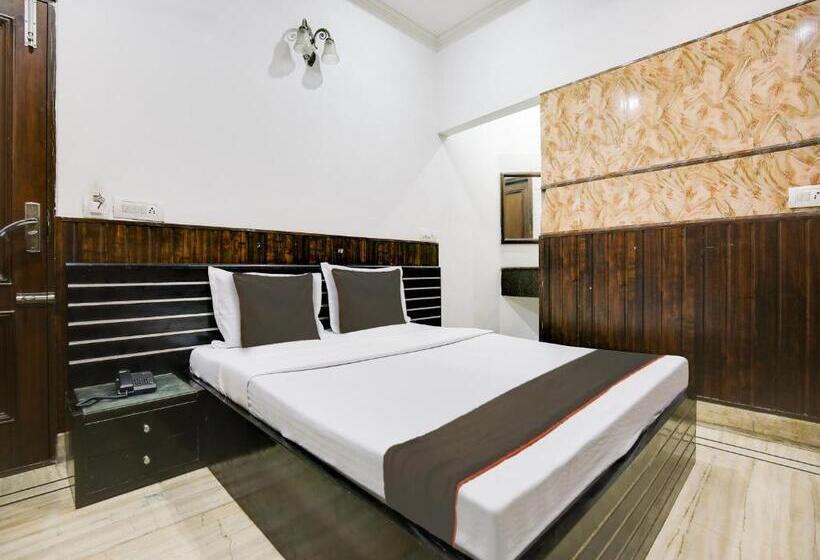 Трехместный Номер Классика, Collection O Hotel Radis Inn