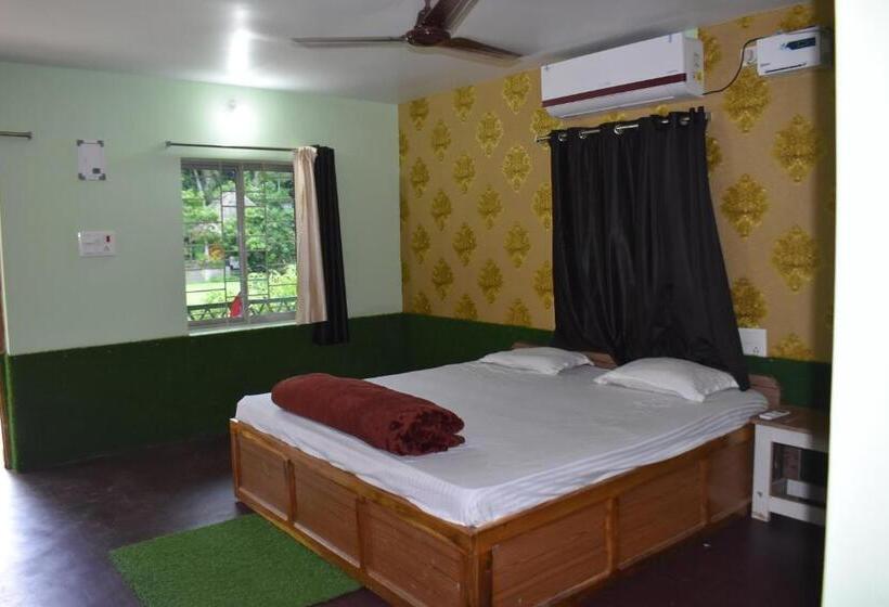 Standard studio with lake view, Kanikasundari Home Stay