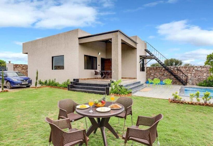 Вилла 1 Спальня, Stayvista S La Villa Farm   Tranquil Retreat With Outdoor Pool, Games & Terrace