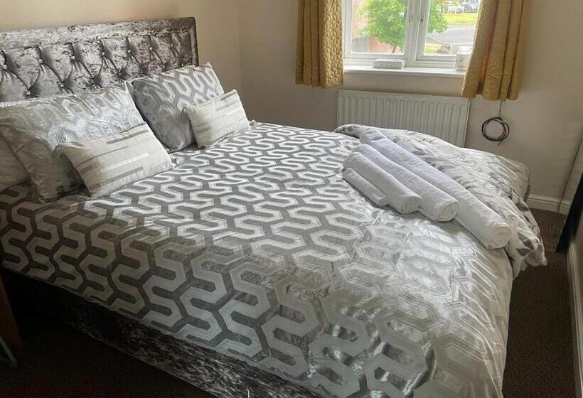 آپارتمان 1 خوابه, Lovely 3 Bed Short Stay