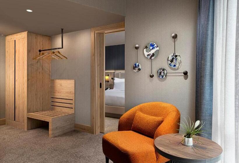 سوییت جونیور, Crowne Plaza Istanbul   Ortakoy Bosphorus, An Ihg