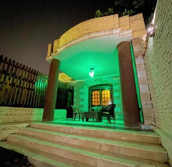 اتاق استاندارد با تراس, Cleopatra Pyramids Villa
