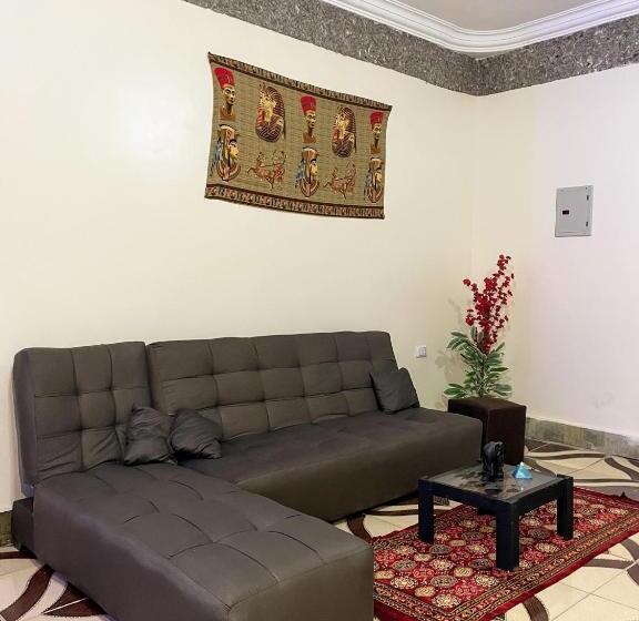 اتاق سوپریور, Cleopatra Pyramids Villa