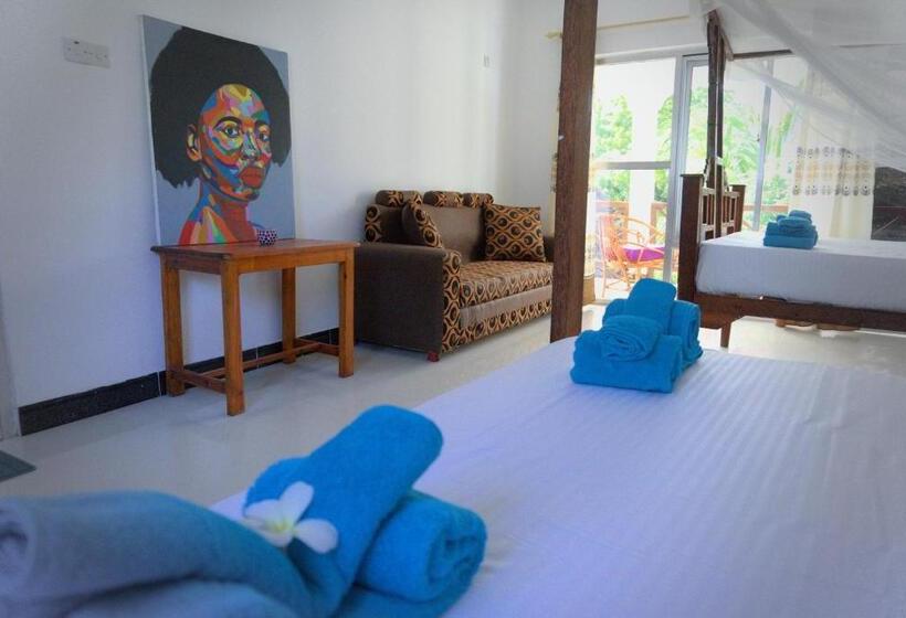 اتاق خانوادگی با چشم‌انداز دریا, Cocolala Beach House
