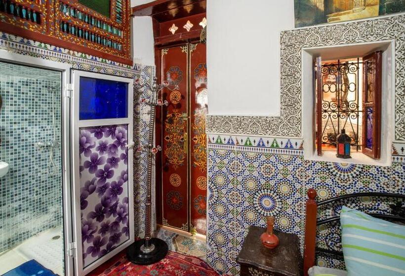 اتاق استاندارد, Dar Enouiina