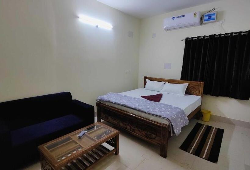 Трехместный Номер Классика, Oyo Flagship Hotel Krishna
