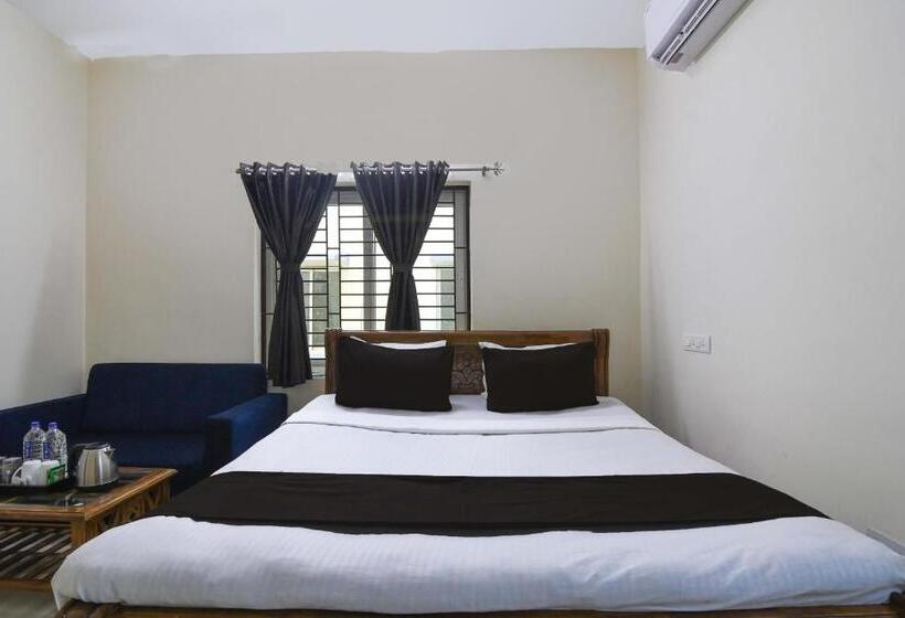Трехместный Номер Классика, Oyo Flagship Hotel Krishna