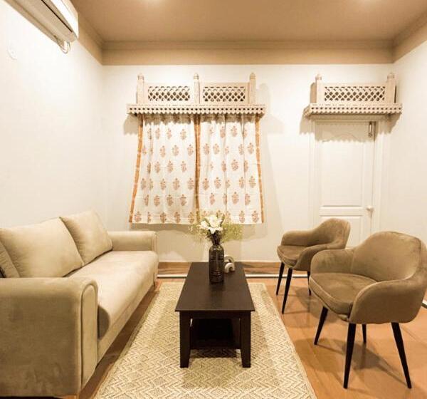 سوییت, Firebrick Boutique Residences   Garnet House
