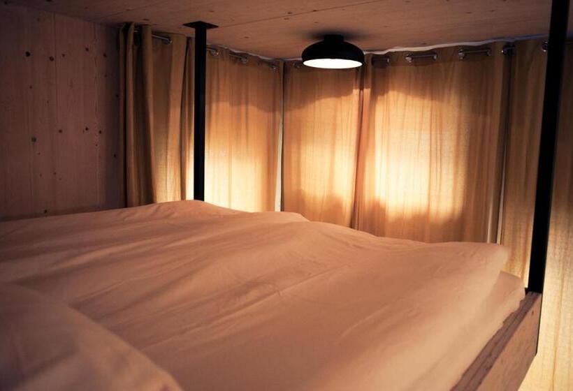 חדר משפחתי, Private Eco Wooden Studio With Bath And Bikes And Garden
