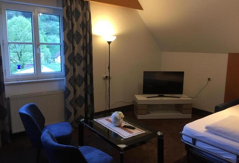 Люкс с Балконом, Goldenes Schiff Hotel Mietparkplätze