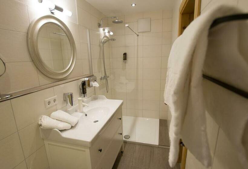 Апартаменты 1 Спальня, Home Suite Home