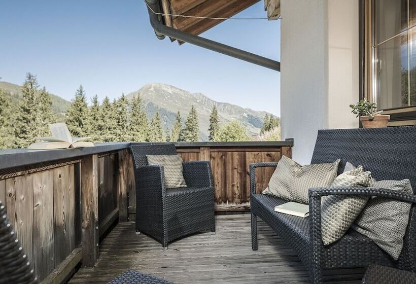 Апартаменты 2 Спальни, Montana Apartments