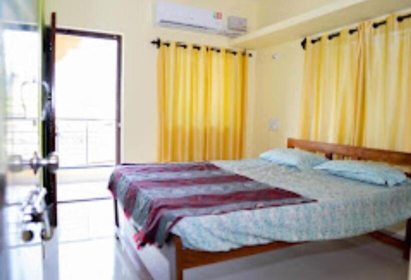 Семейный Номер, Dhanashree Riverview  Goa