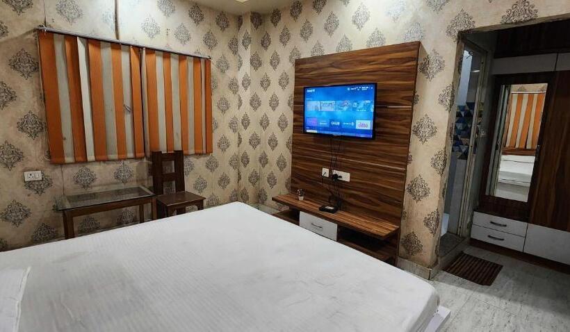 Трехместный Номер Классика, Oyo Hotel Dev International