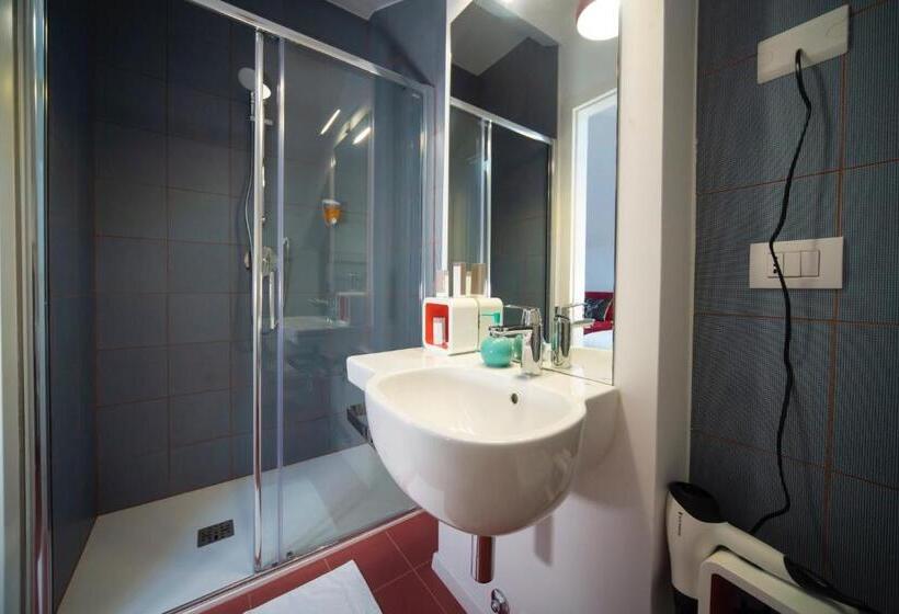 اتاق استاندارد سه نفره, B&b Piedicastello