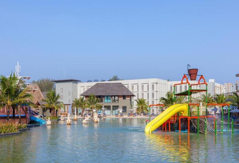 Люкс Повышенной Комфортности, 普吉岛 迈考海滩水疗度假村pl  Maikhaolak Beach Village