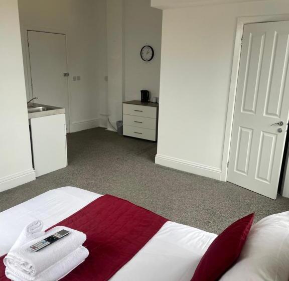 استودیوی استاندارد, River Side Rooms
