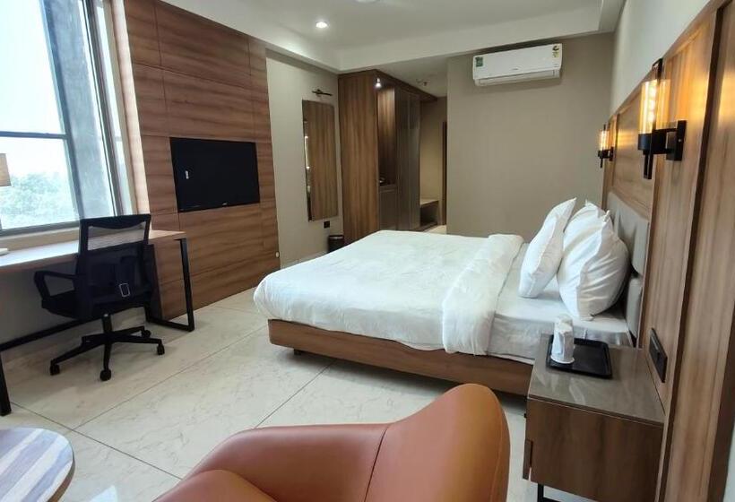 اتاق لوکس, The Sky Imperial Hotel Kailash