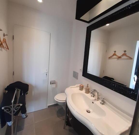 Номер Стандарт Вид на Бассейн, Domaine Benester   Chambre Axel   4 épis