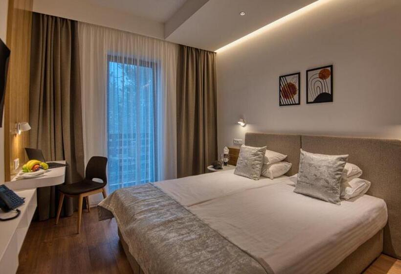 Номер Стандарт Вид на Сад, Cardoner Hotel és Konferenciaközpont