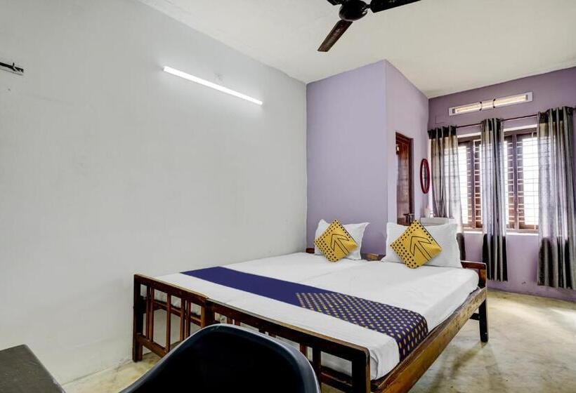 Трехместный Номер Классика, Spot On Nakshathra Residency