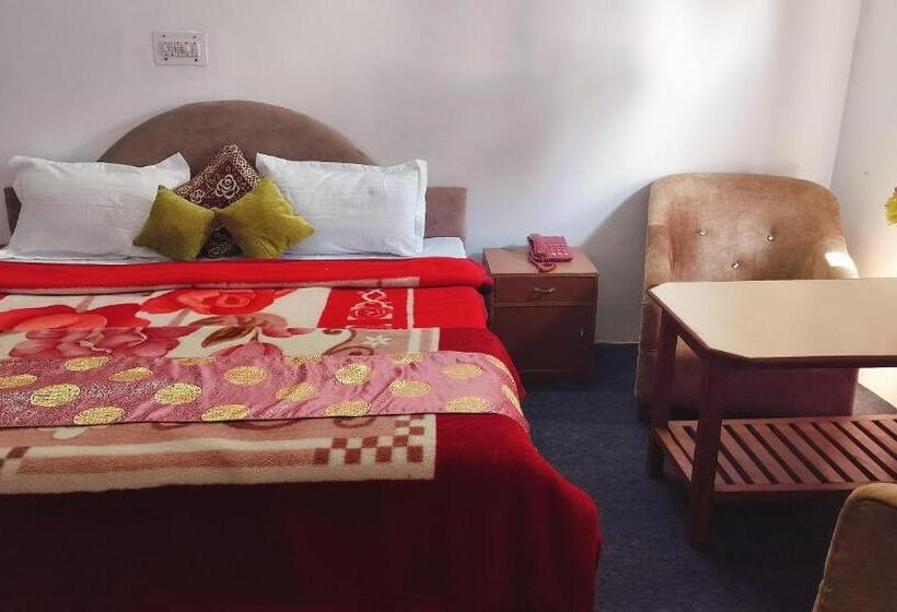Номер Deluxe, Chaitanya Inn