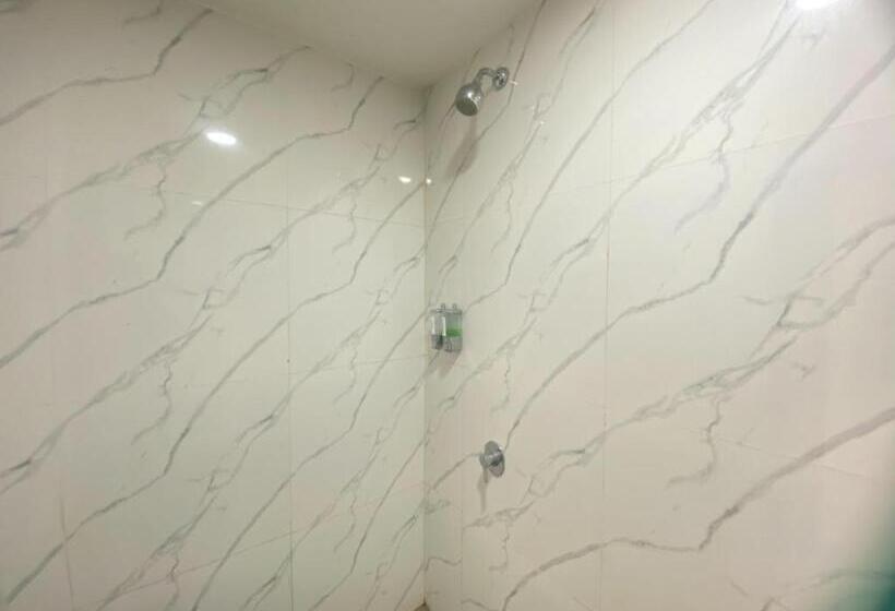 标准间, Urbanview Hotel Medio Inn Palu By Reddoorz