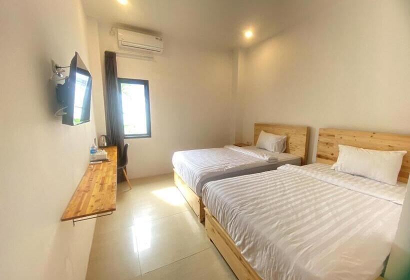 高级大房间, Urbanview Hotel Medio Inn Palu By Reddoorz