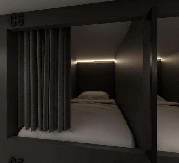 ルームシェアのワンベッド, Remedy Hostel