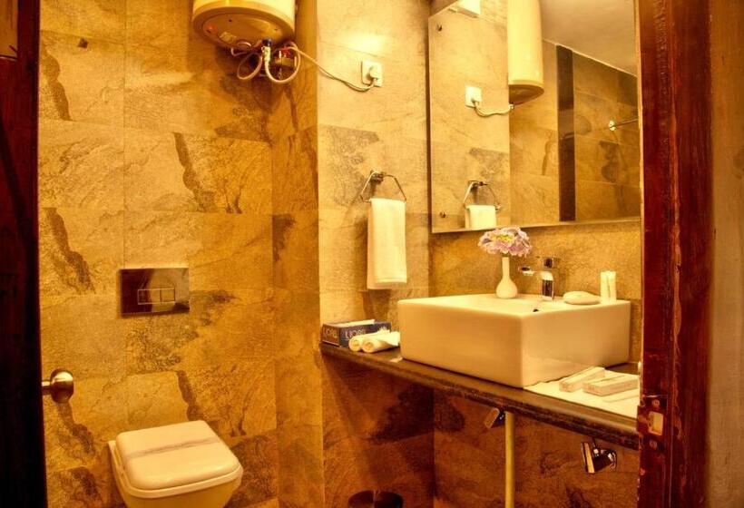 Люкс с Балконом, The Palm Luxuria, Best Hotel In Bhimtal
