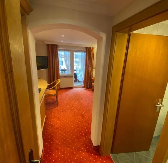 Номер Стандарт Индивидуальный с Балконом, Kur  Und Ferienhotel Haser