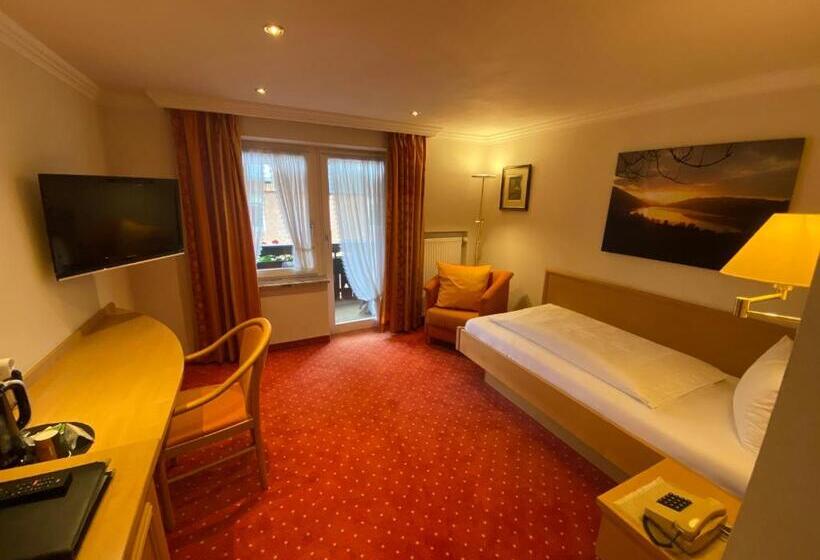 Номер Стандарт Индивидуальный с Балконом, Kur  Und Ferienhotel Haser