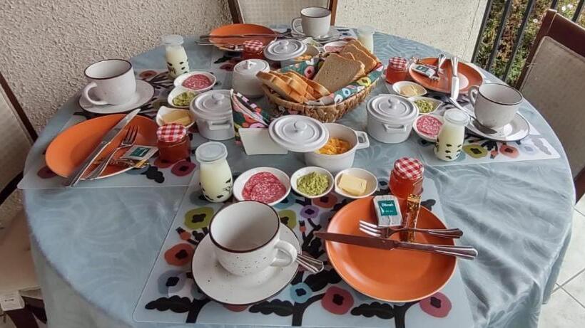 Номер Стандарт Трехместный, Hostal Donde Rita
