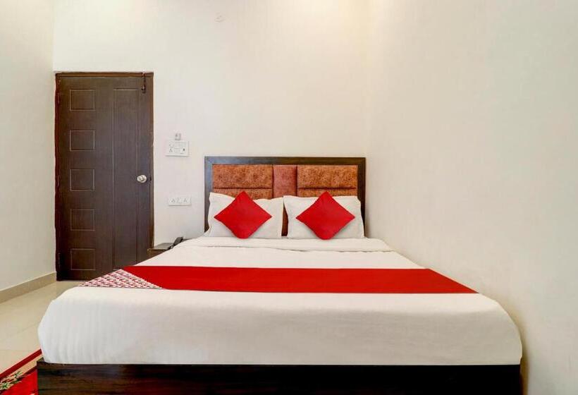 트리플 클래식 룸, Oyo Flagship R1 Home Stay