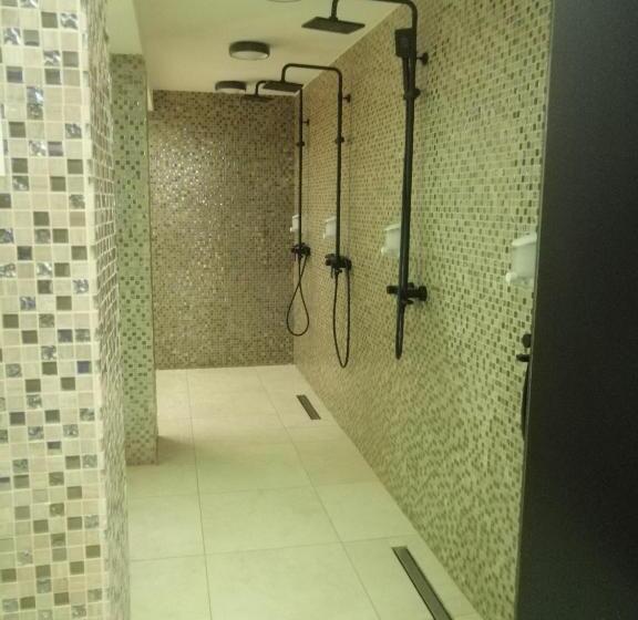 استودیوی لوکس, Studio 42 Zoned Kopaonik