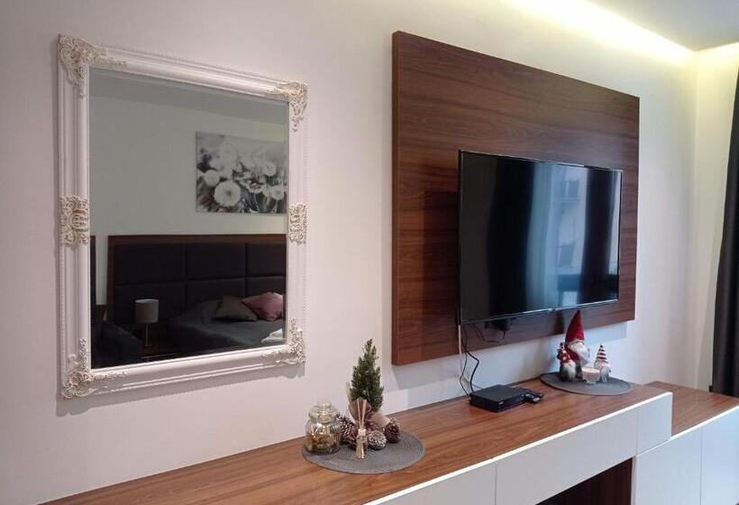 استودیوی لوکس, Studio 42 Zoned Kopaonik
