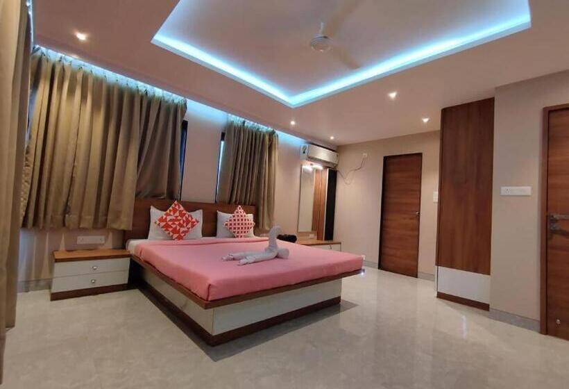 Люкс с Балконом, Hillview Rooms By 29 Bungalow