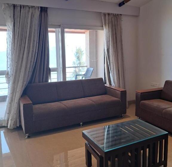 Люкс с Балконом, Hillview Rooms By 29 Bungalow