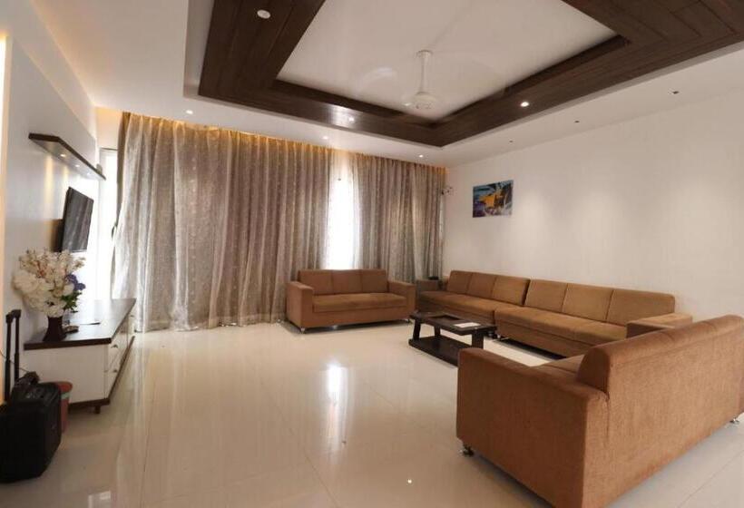 Люкс с Балконом, Hillview Rooms By 29 Bungalow