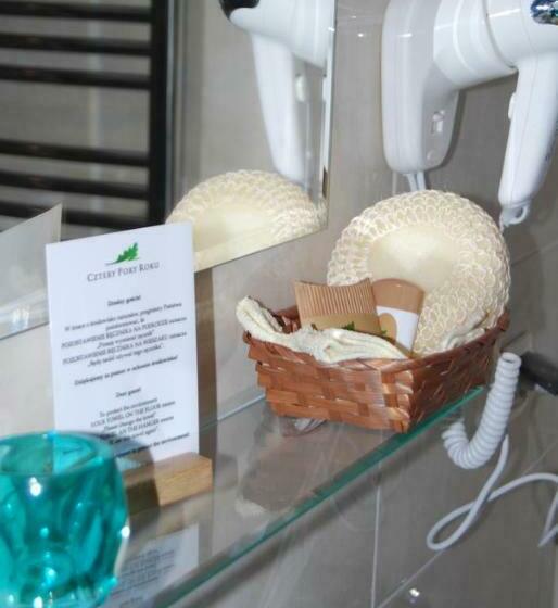 Номер Стандарт, Restauracja Cztery Pory Roku