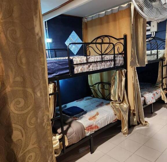 تختخواب در اتاق مشترک, Green Apple Hostel Khaosan