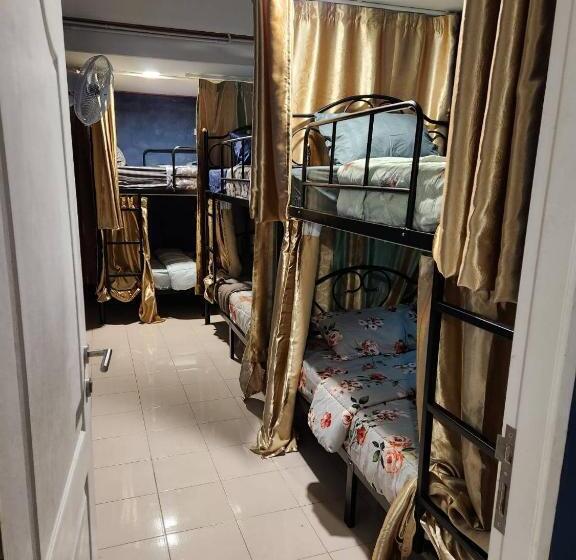 تختخواب در اتاق مشترک, Green Apple Hostel Khaosan